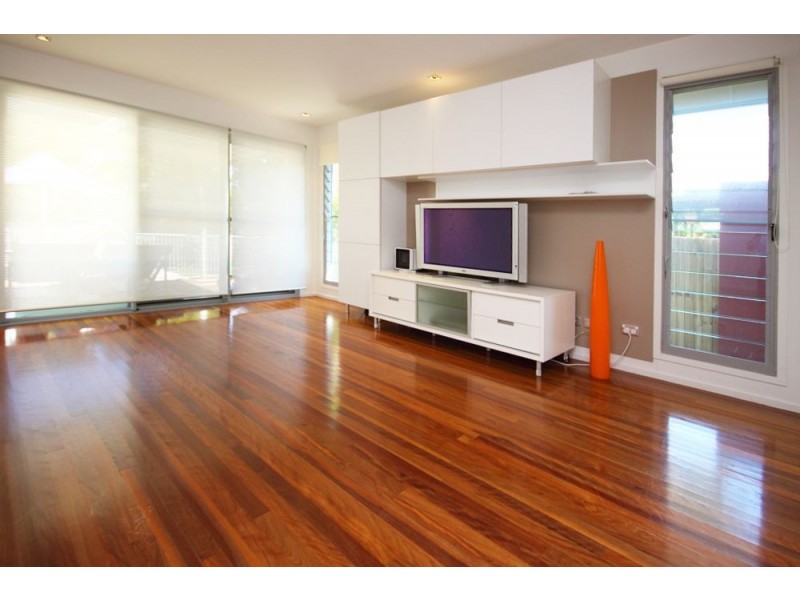 28 Vernon Avenue, Labrador QLD 4215