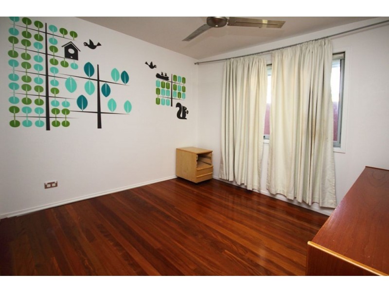 28 Vernon Avenue, Labrador QLD 4215