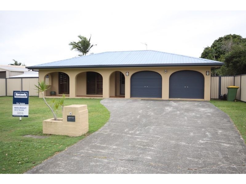 9 Burrinjuck Drive, Coombabah QLD 4216