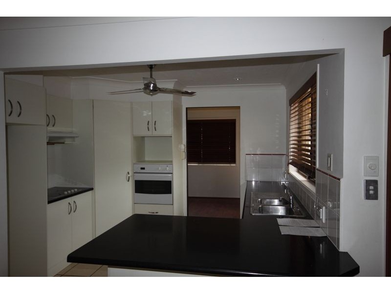 9 Burrinjuck Drive, Coombabah QLD 4216
