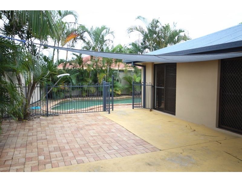 9 Burrinjuck Drive, Coombabah QLD 4216