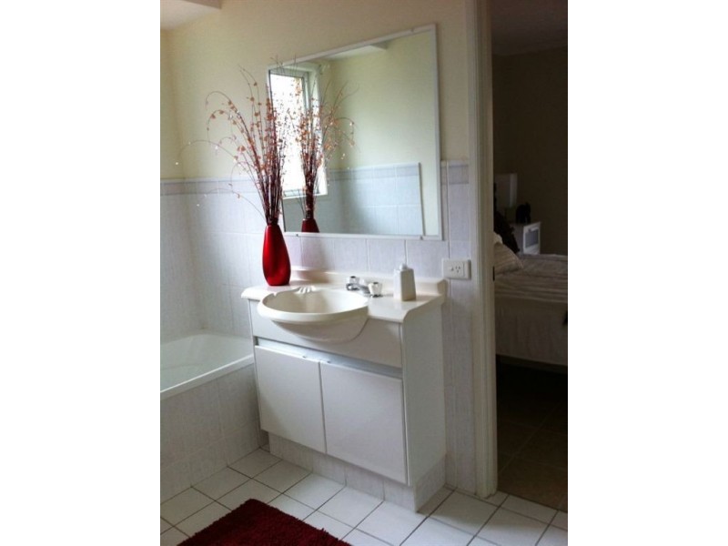 33/27 Raintree Glen, Coombabah QLD 4216
