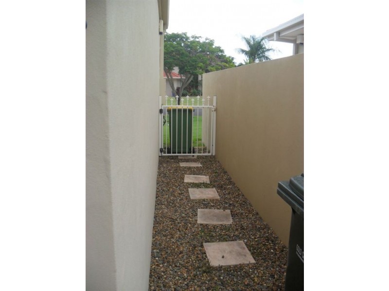 20 Oyster Cove Promenade, Helensvale QLD 4212