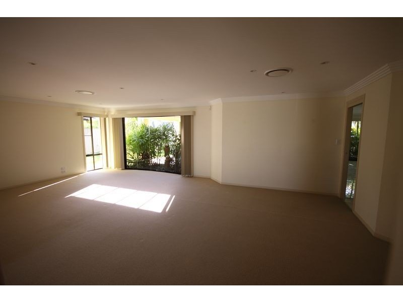 15 Lagos Court, Coombabah QLD 4216