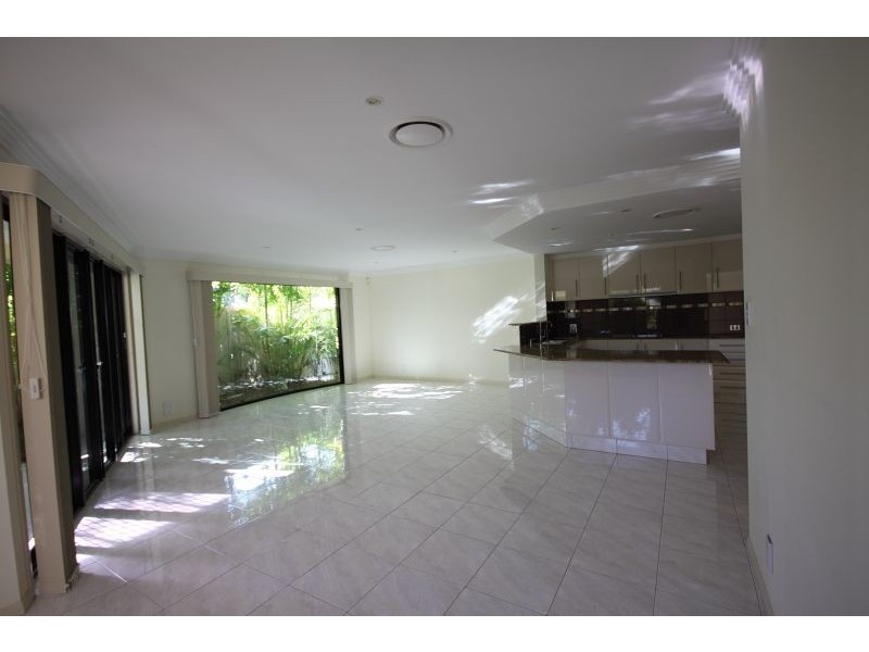 15 Lagos Court, Coombabah QLD 4216