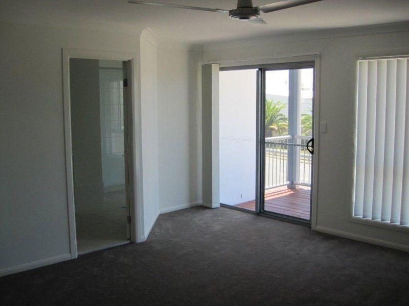 53 Sickle Avenue, Hope Island QLD 4212