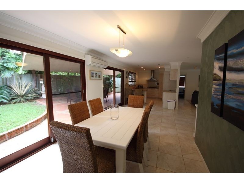 28 Oak Avenue, Surfers Paradise QLD 4217