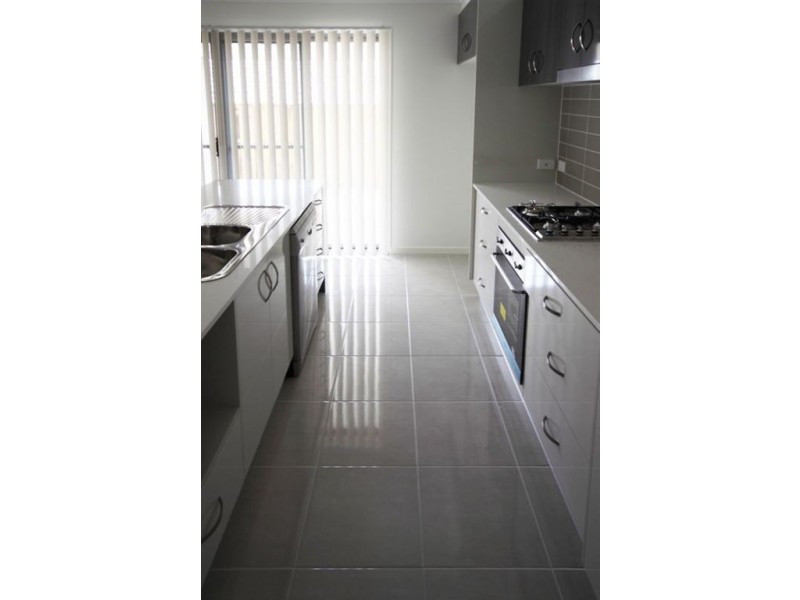 28 Ellenborough Ave, Ormeau Hills QLD 4208