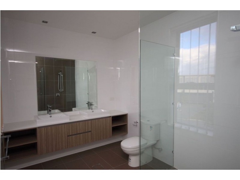 1/46 Compass Drive, Runaway Bay QLD 4216