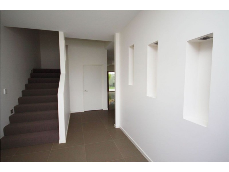 1/46 Compass Drive, Runaway Bay QLD 4216