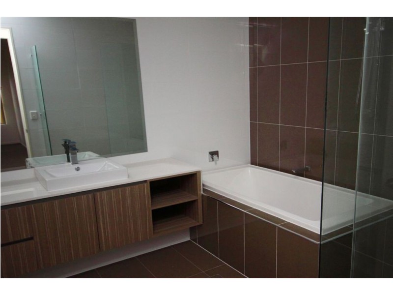 1/46 Compass Drive, Runaway Bay QLD 4216