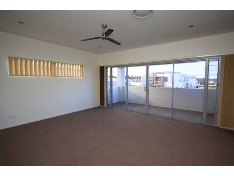 1/46 Compass Drive, Runaway Bay QLD 4216