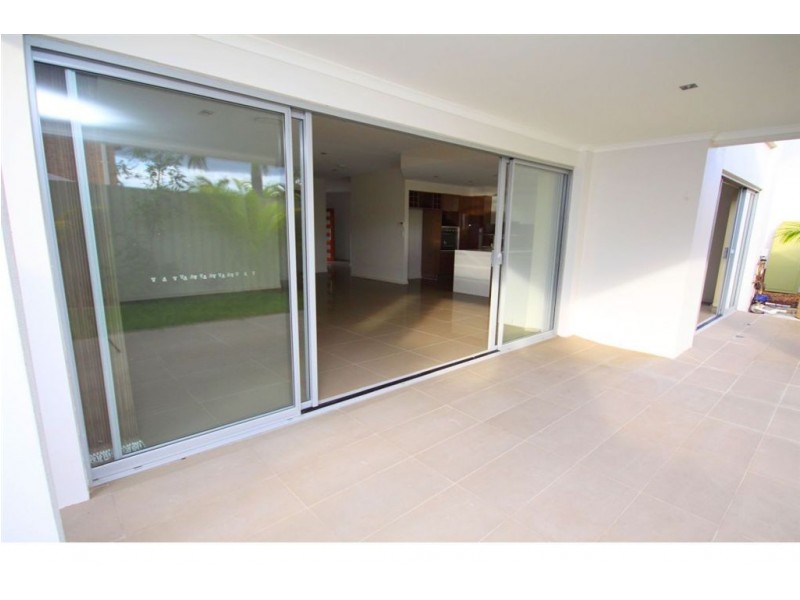 1/46 Compass Drive, Runaway Bay QLD 4216