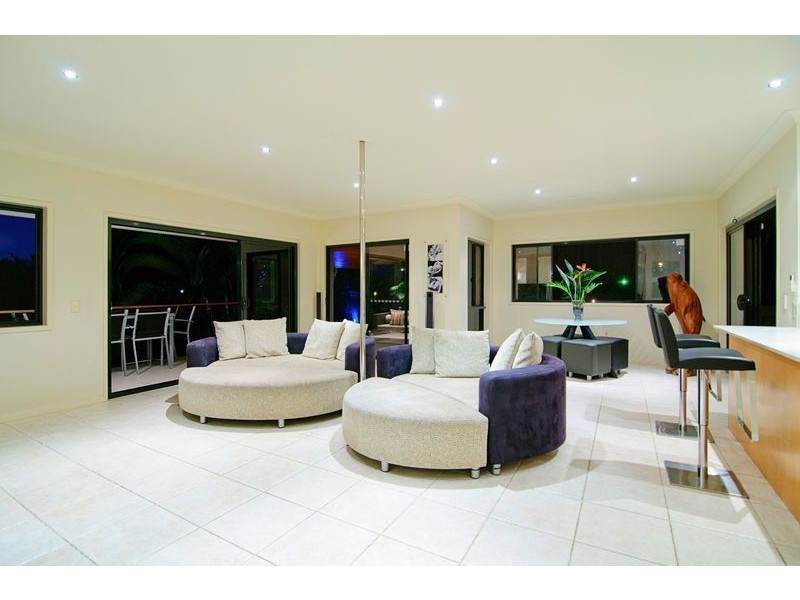 4/62 Imperial Parade, Labrador QLD 4215