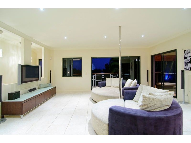 4/62 Imperial Parade, Labrador QLD 4215