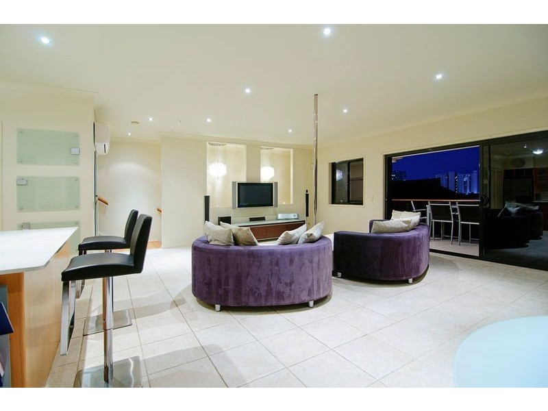 4/62 Imperial Parade, Labrador QLD 4215