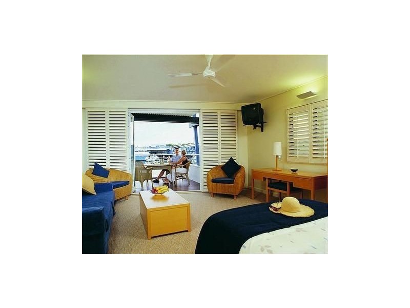 2404 Island Street Couran Cove, South Stradbroke QLD 4216