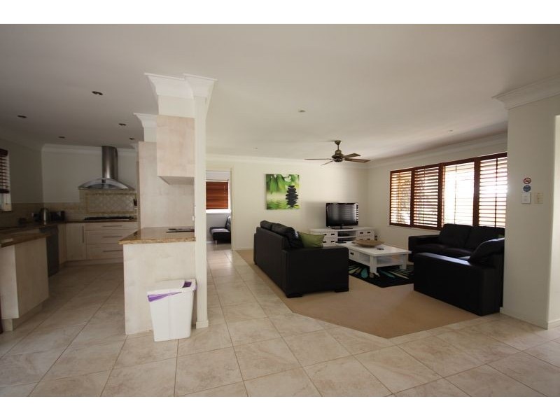 28 Oak Avenue, Surfers Paradise QLD 4217