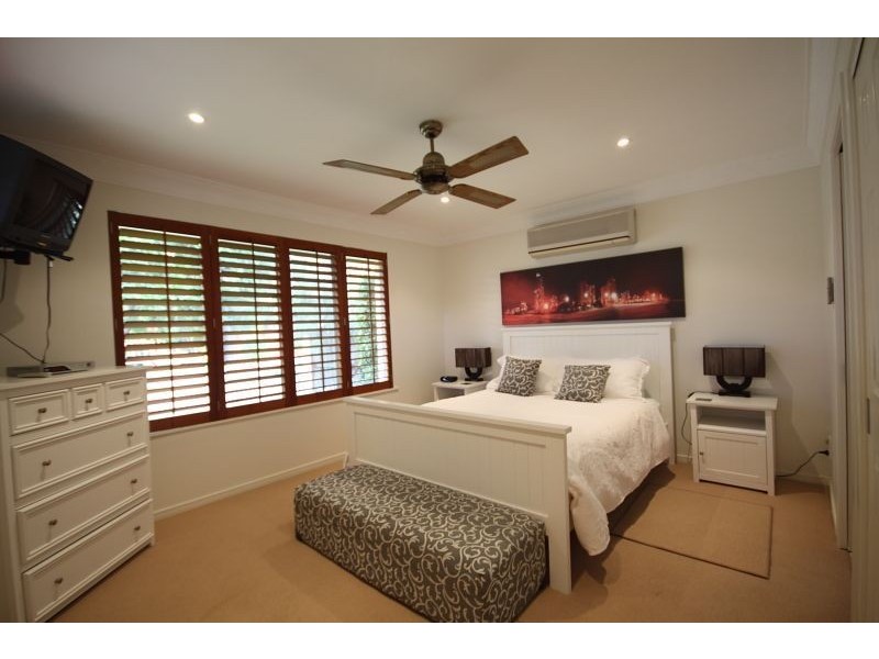28 Oak Avenue, Surfers Paradise QLD 4217