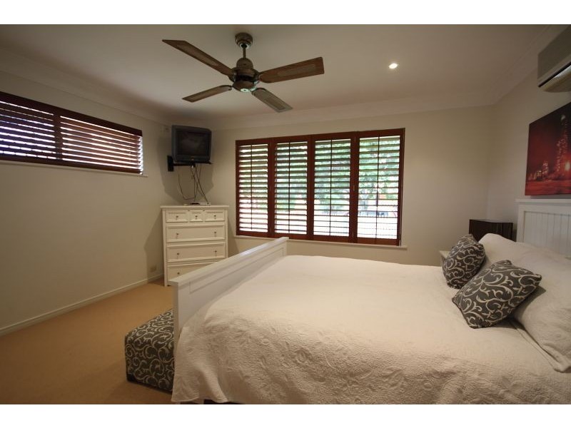 28 Oak Avenue, Surfers Paradise QLD 4217