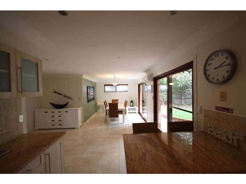 28 Oak Avenue, Surfers Paradise QLD 4217