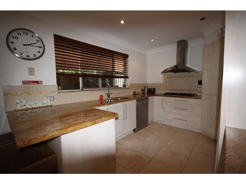 28 Oak Avenue, Surfers Paradise QLD 4217