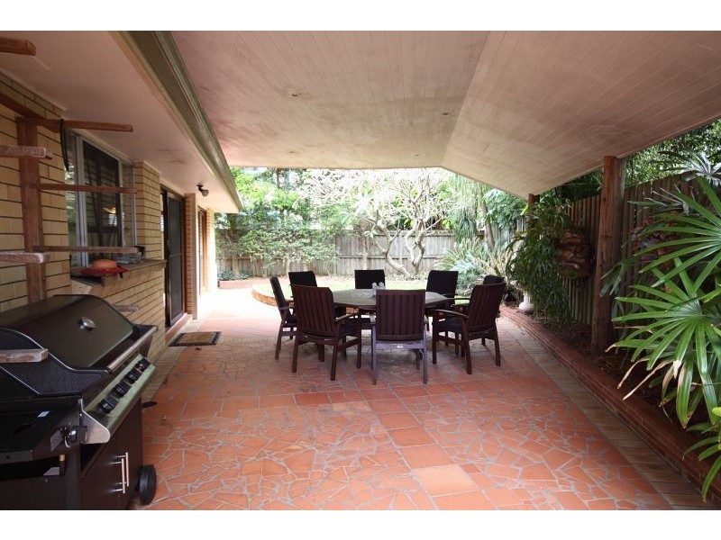 28 Oak Avenue, Surfers Paradise QLD 4217
