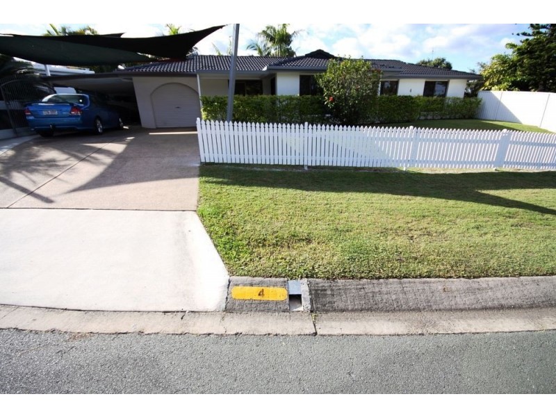 4 Narooma Place, Helensvale QLD 4212