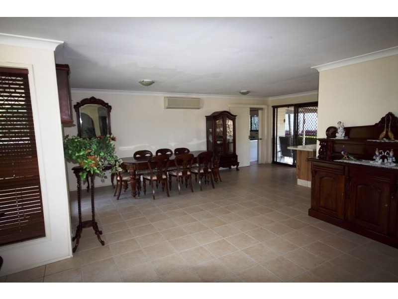 4 Narooma Place, Helensvale QLD 4212