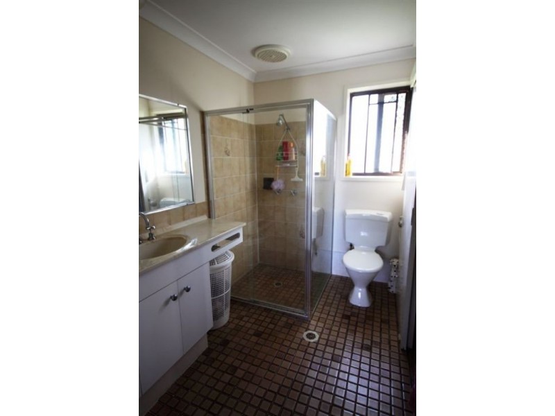 4 Narooma Place, Helensvale QLD 4212