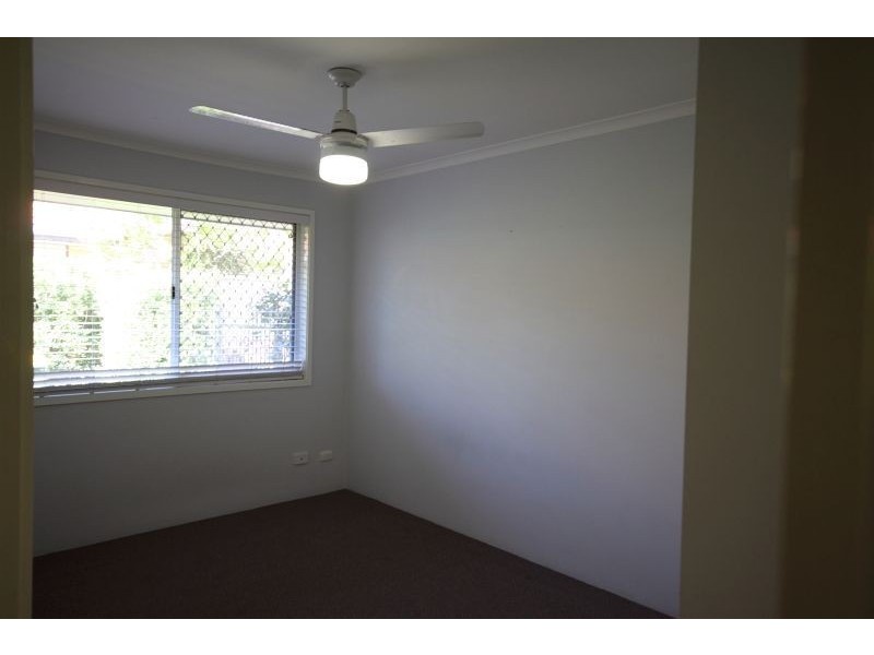 2/37 Milton Avenue, Paradise Point QLD 4216