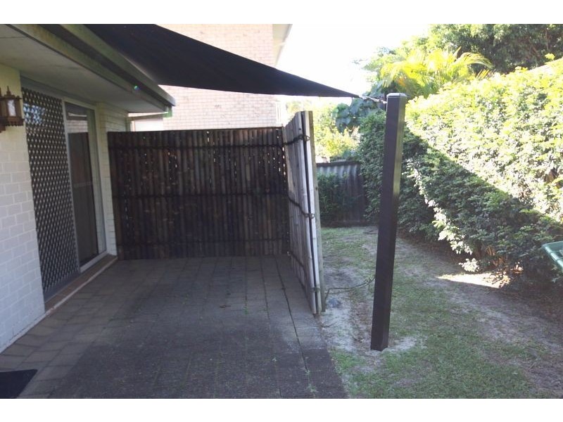 2/37 Milton Avenue, Paradise Point QLD 4216