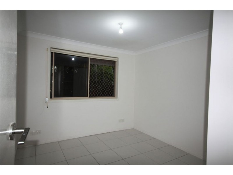 1/81 Olsen Avenue, Labrador QLD 4215