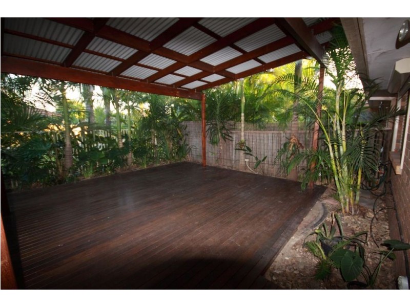 1/81 Olsen Avenue, Labrador QLD 4215