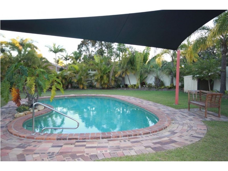 1/81 Olsen Avenue, Labrador QLD 4215