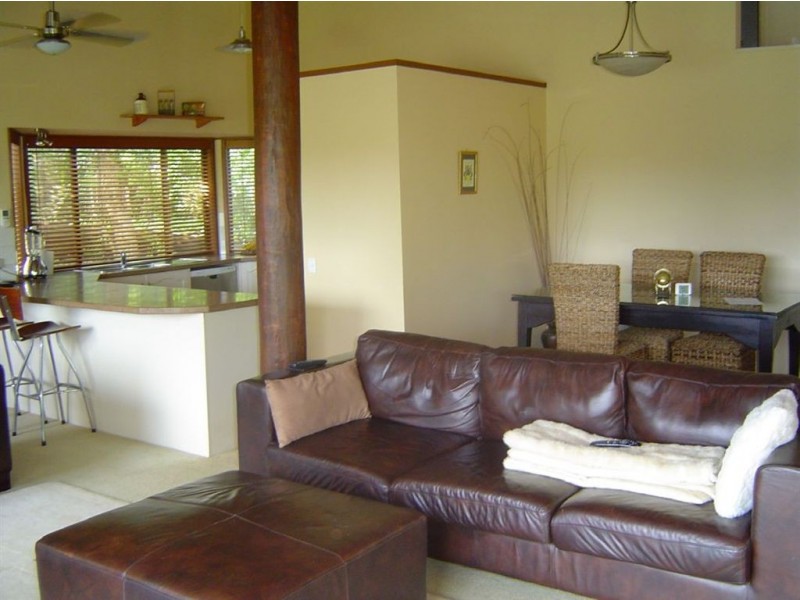 77 Plateau Crescent, Carrara QLD 4211