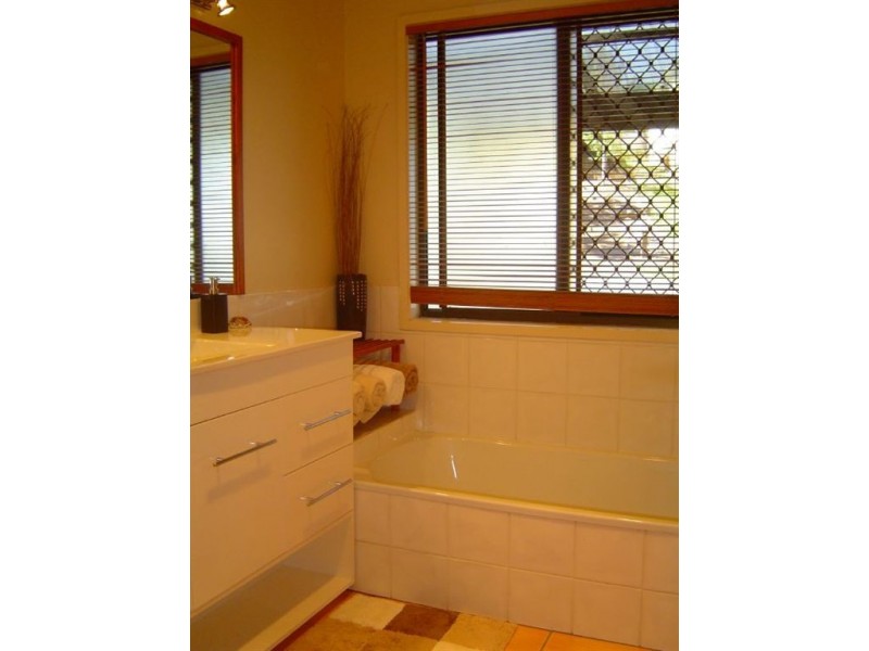 77 Plateau Crescent, Carrara QLD 4211