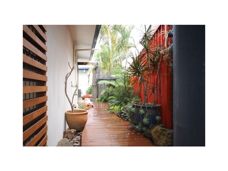 5 Namatjira Street, Paradise Point QLD 4216