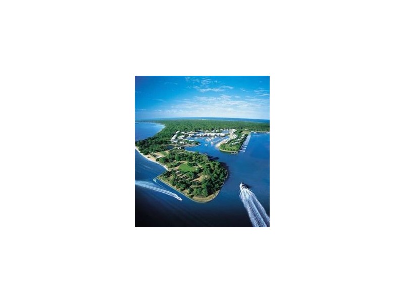 2404 Island Street, South Stradbroke QLD 4216