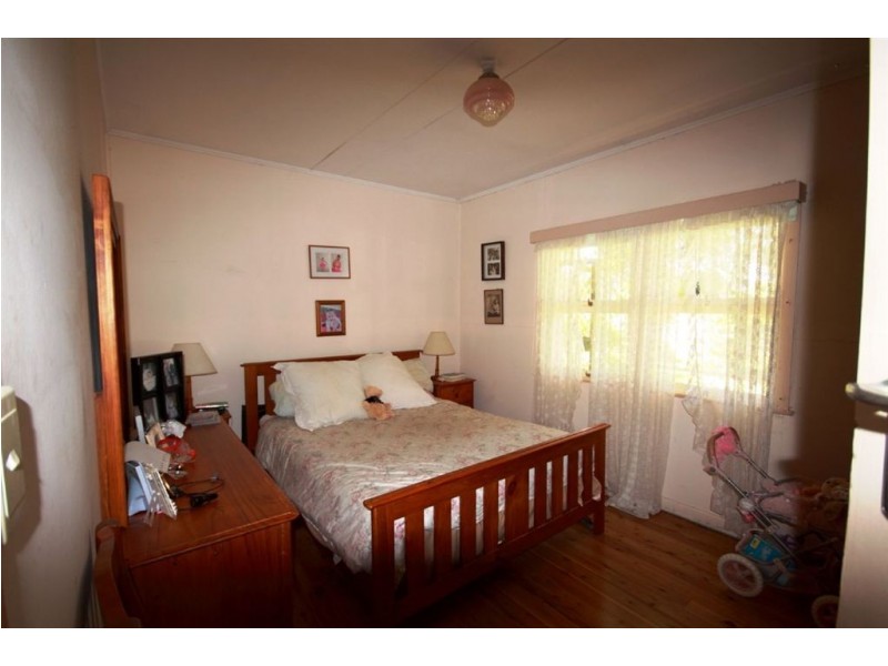98 Wilson Street, Labrador QLD 4215