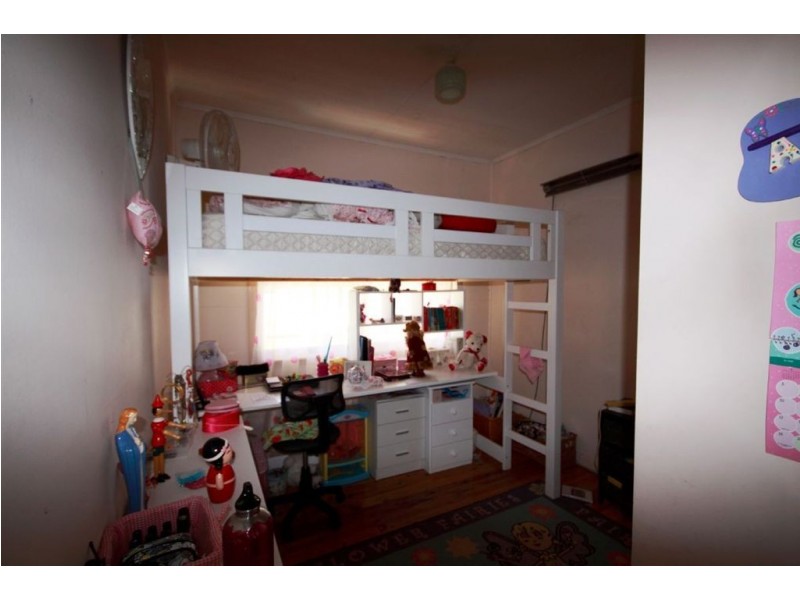 98 Wilson Street, Labrador QLD 4215