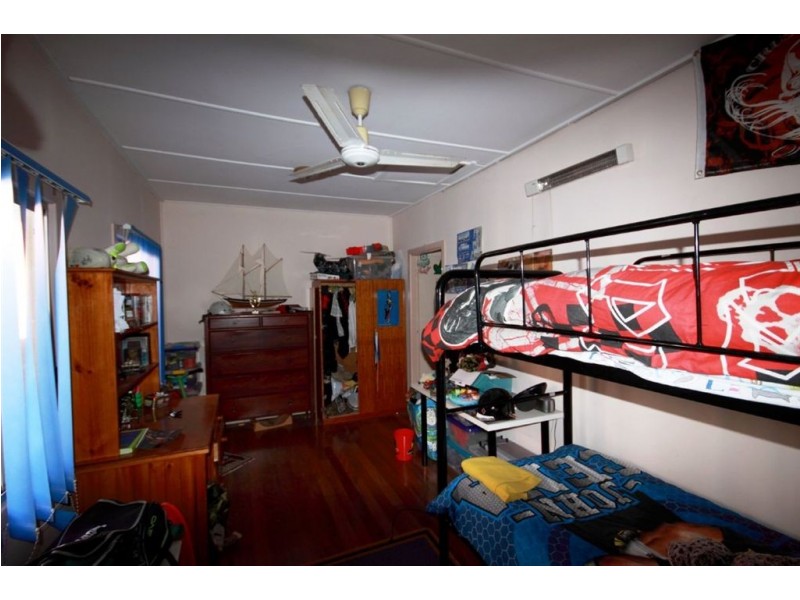 98 Wilson Street, Labrador QLD 4215