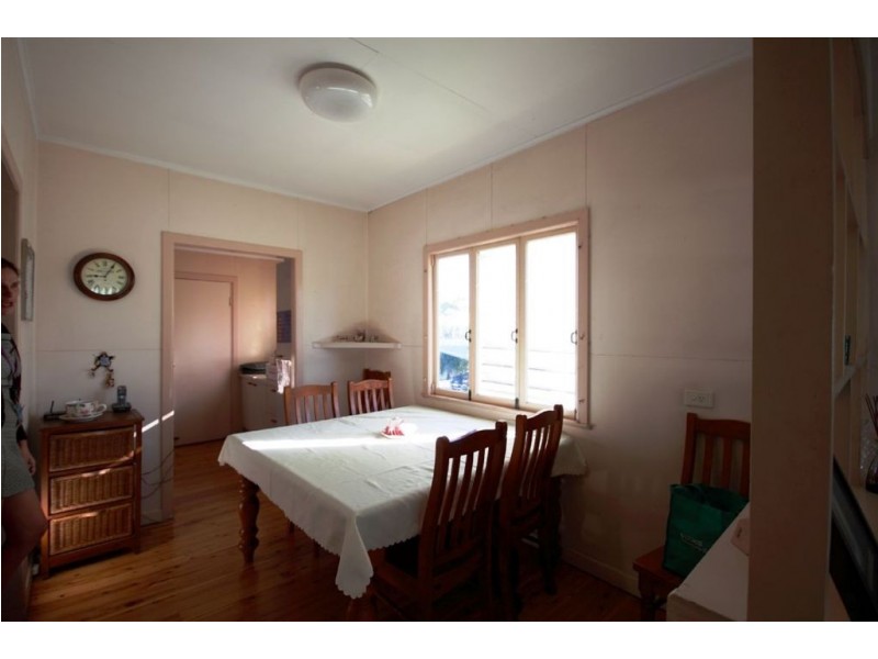 98 Wilson Street, Labrador QLD 4215
