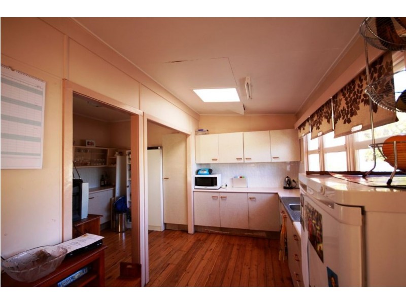 98 Wilson Street, Labrador QLD 4215