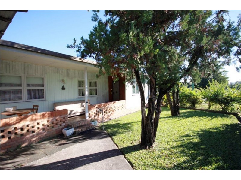 98 Wilson Street, Labrador QLD 4215