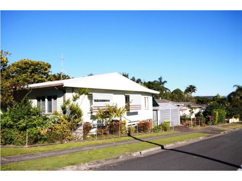 98 Wilson Street, Labrador QLD 4215