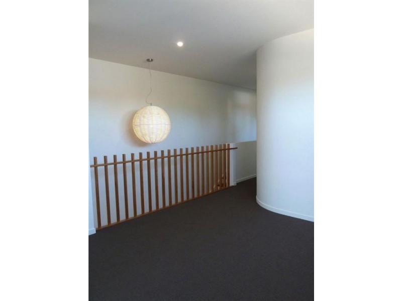 25 Muscovey Avenue, Paradise Point QLD 4216