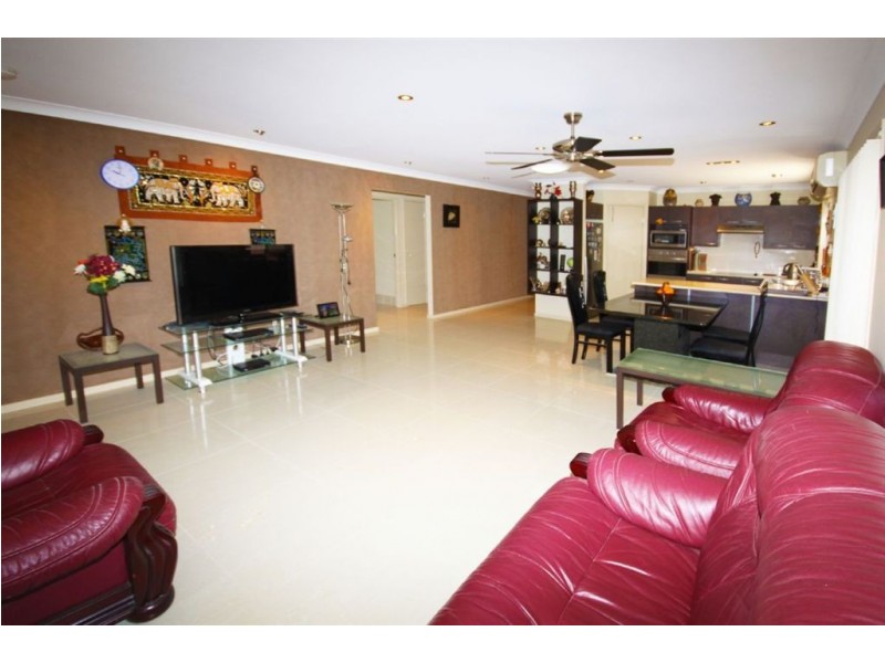 11 Yulia Street, Coombabah QLD 4216