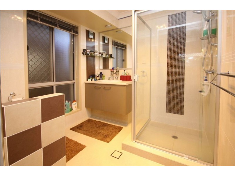 11 Yulia Street, Coombabah QLD 4216