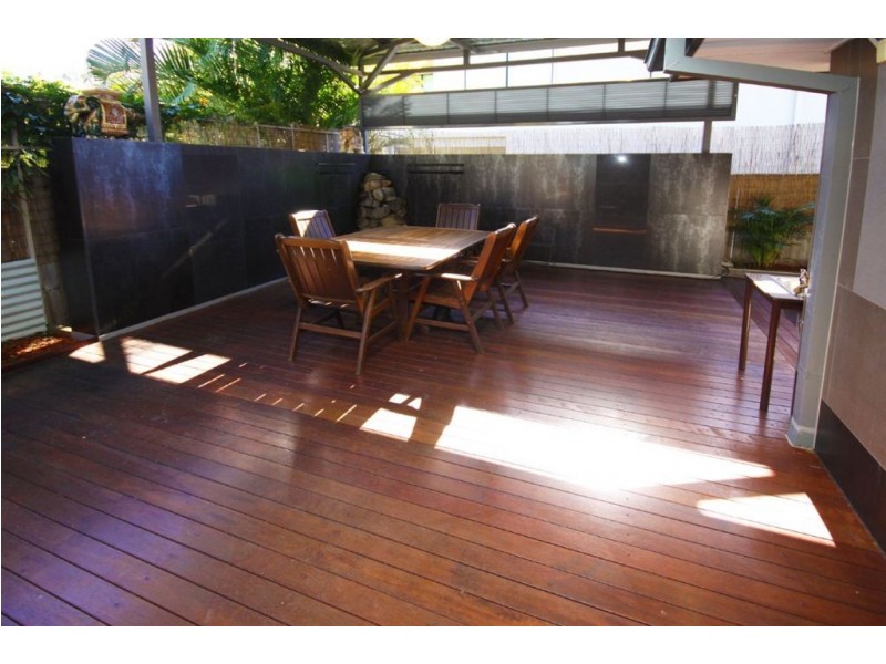 11 Yulia Street, Coombabah QLD 4216